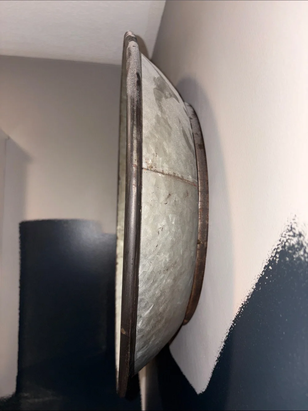NWT Foreside Home & Garden Round Metal Wall Mirror